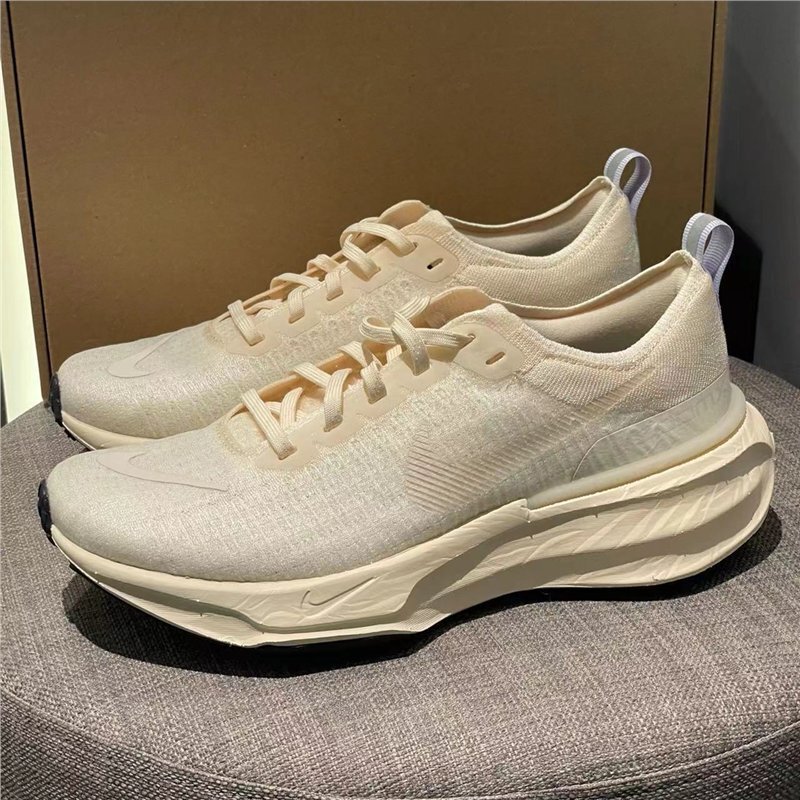 純正オリジナル卸売蛇年メッシュ薄型ランニング Run3 通気性ソフトソールクッション性スポーツシューズ衝撃吸収カップル男性と女性|undefined