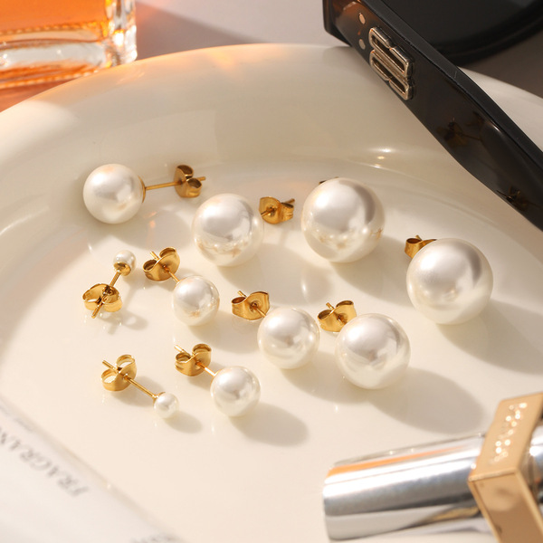 fashionable earrings from pearl stainless steel