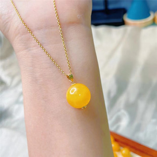 Factory Wholesale natural chicken oil yellow beeswax pendant necklace women's 18K gold inlaid bead clavicle chain girlfriends