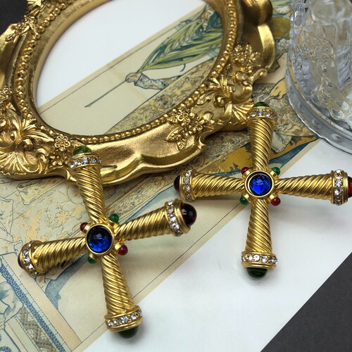 Western Medieval real gold-plated medium-length necklace and earrings inlaid with gemstones, diamonds and glass cross necklace and earrings set