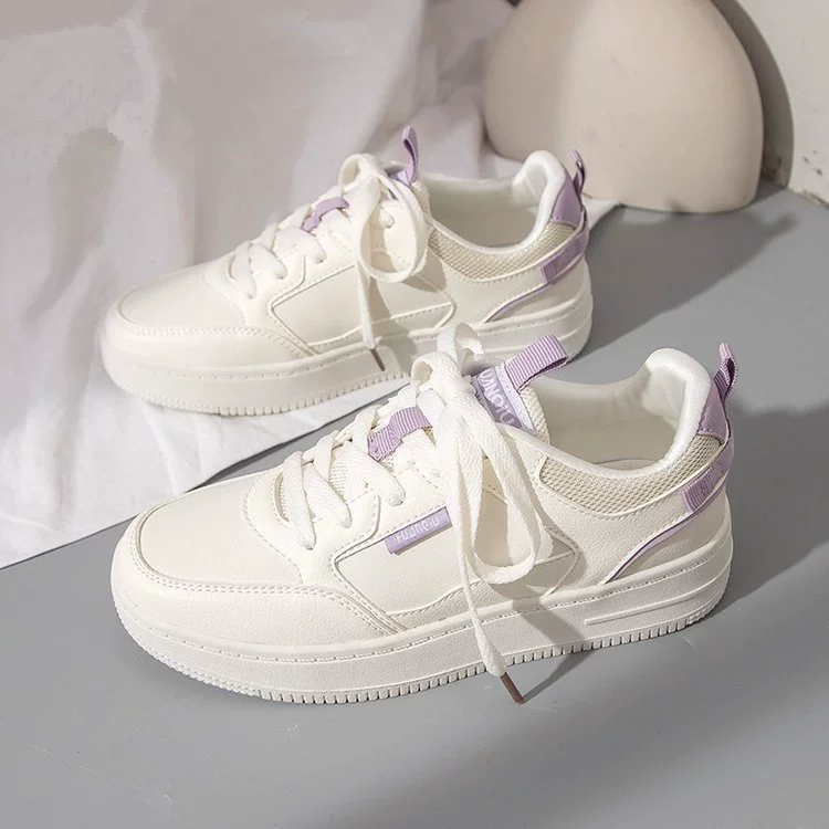 Стильные белые кроссовки в университетском стиле для женщин, новинка осени 2025 года, корейская версия, на толстой подошве, низкие, в стиле Гонконг, спортивные повседневные туфли.