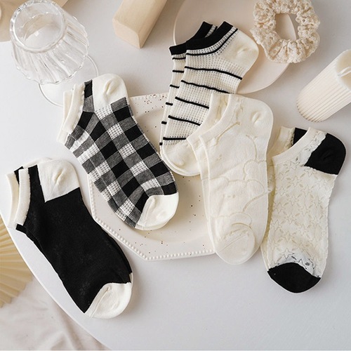Hollowed-out women's versatile spring and summer breathable Japanese INS-style mesh cotton socks, simple and fresh low-top boat socks
