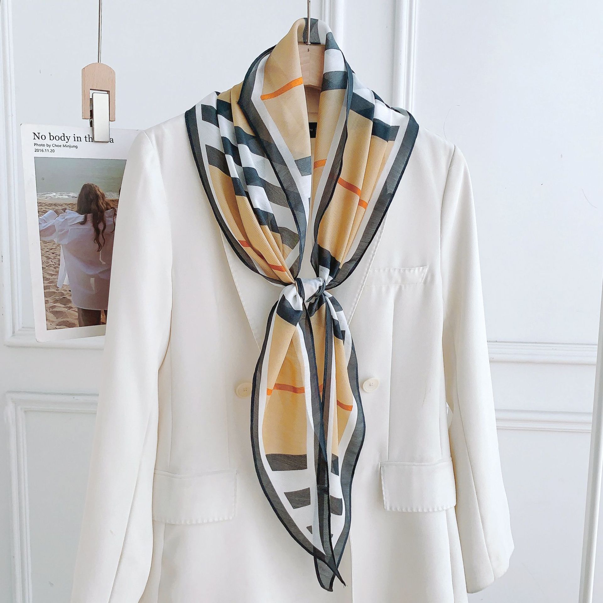 Bufanda larga minimalista de seda para mujer, elegante y versátil, cinta de verano, bufanda pequeña coreana de moda para primavera y verano para decoración del cuello.