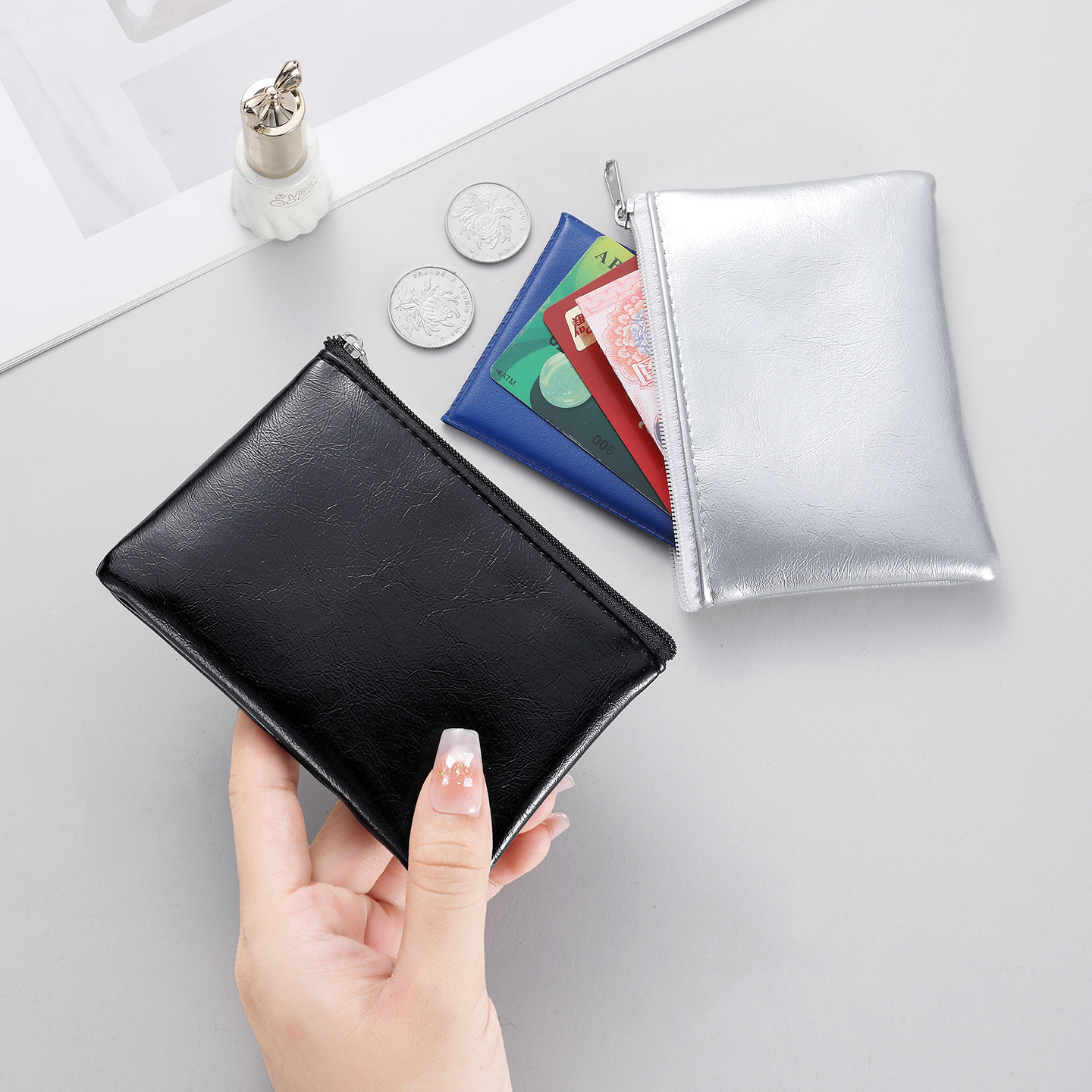 Comercio exterior popular de dibujos animados lindo titular de la tarjeta personalizada de gran capacidad multi-tarjeta anti-desgassing titular de la tarjeta de identificación hombres