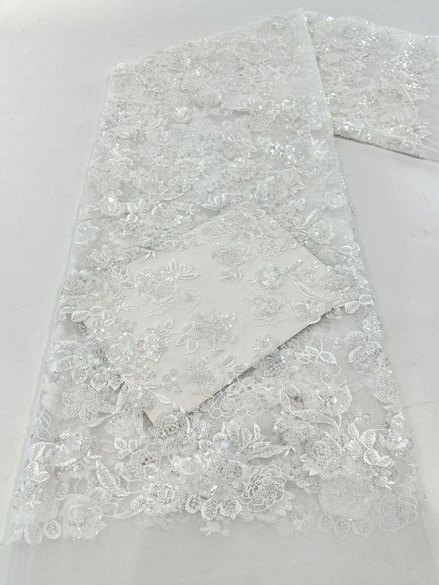 Europa y América industria pesada sequinilla tela vestido de boda estilo nacional tela de malla cuentas bordado tubo de fábrica directa