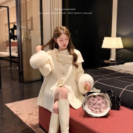 Yang Xiaojuan's Rich Girl Style White Wool Coat with Fox Fur Sleeves, Short Chanel-Style Double-Sided Woolen Jacket