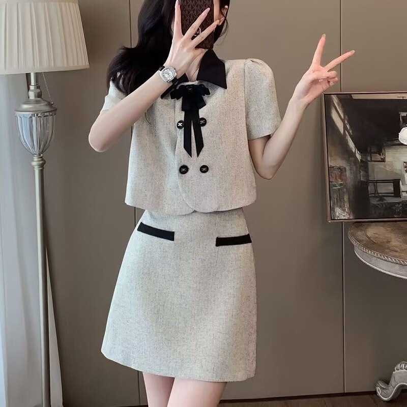 Simone Lainer 2026 Summer New Fashion Elegant Chanel-Style High-End Suit Set, Chanel-Style Jacket and Skirt Set Simone Lainer 2026 Summer New Fashion Elegant Chanel-Style High-End Suit Set, Chanel-Style Jacket and Skirt Set