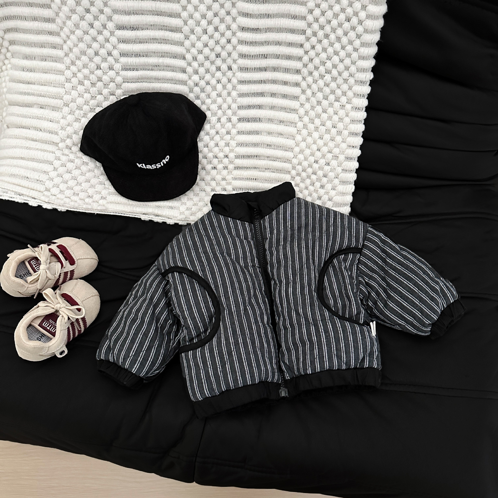 Chao Cool Baby invierno algodón nuevo chico guapo extranjero rayas de algodón intercalado grueso ropa de algodón cálida ropa de bebé