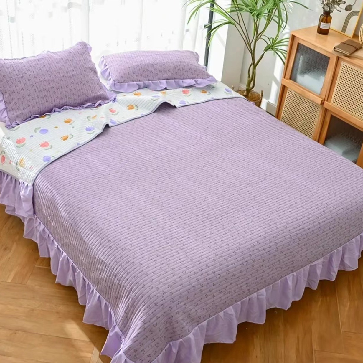 Small fresh cotton and linen lace bed cover for all seasons, quilted bed skirt, double-sided blanket, machine washable tatami sheets