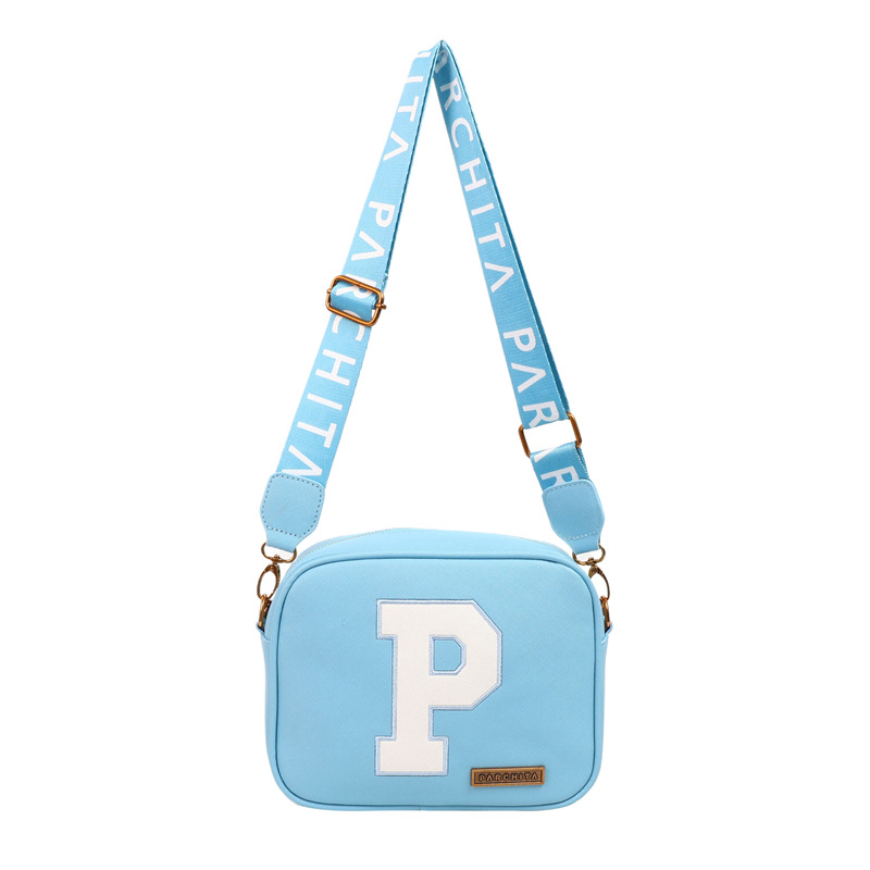 Bolsos transfronterizos 2024 nuevas tendencias de la moda europea y americana, letras pequeñas, bolsas cuadradas, costuras, bolsas de mensajero para mujer de todo fósforo