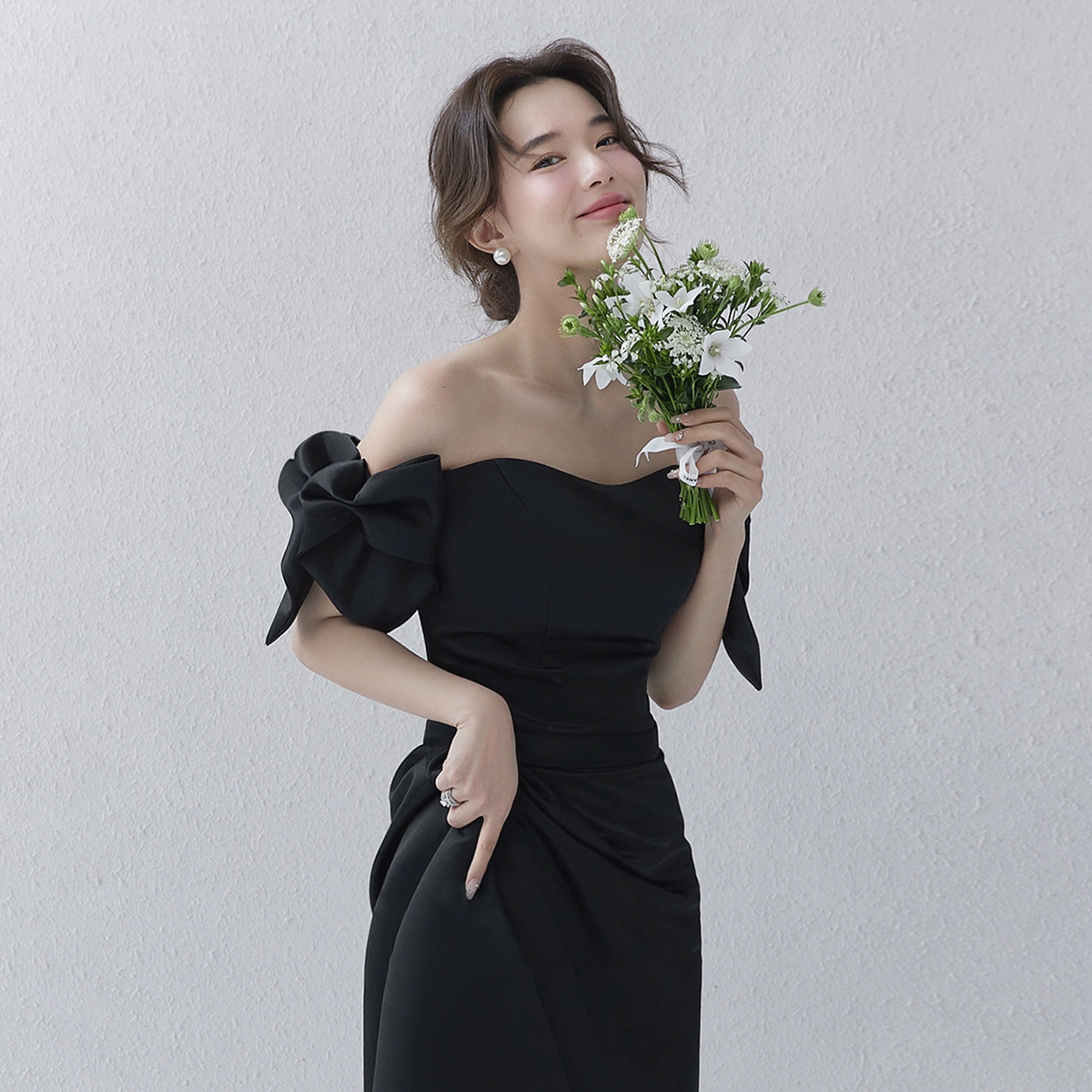 French Light Wedding Black Satin Hepburn Style Studio Theme Couple Photo Bowknot Marriage Registration Small Dress_ecoleips.com