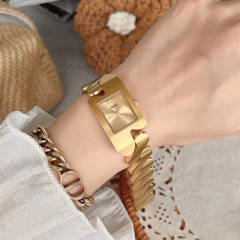 Mishali/米莉莎方形鋼帶高級感波浪時尚曲線個性女士手錶