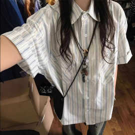 日系复古蓝色条纹短袖衬衫女夏季新款小众设计感宽松衬衣翻领上衣