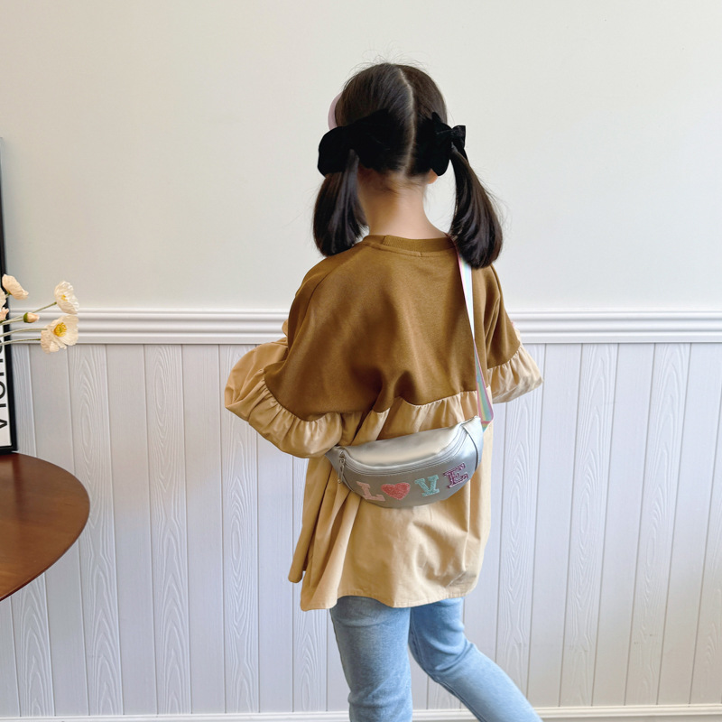 2025 nuevo bolso para niños letras de estilo extranjero, bolso de moda de sequillas para bebés, bolso de pecho popular coreano para niños y niñas