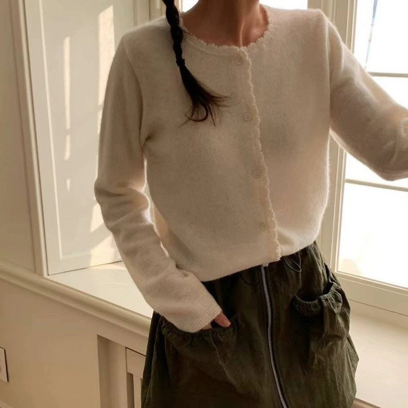 Balance Korean Dongdaemun Pure Color Thin Knitwear 2025 Spring Women's Round Neck Single-Breasted Slim Cardigan Balance Korean Dongdaemun Pure Color Thin Knitwear 2025 Spring Women's Round Neck Single-Breasted Slim Cardigan