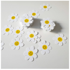 Insかわいい韓国の笑顔の花のプレゼントの小さいつり札の祝福のグリーティングカードのプレゼントの箱は花の焙煎のつり札を飾ります。