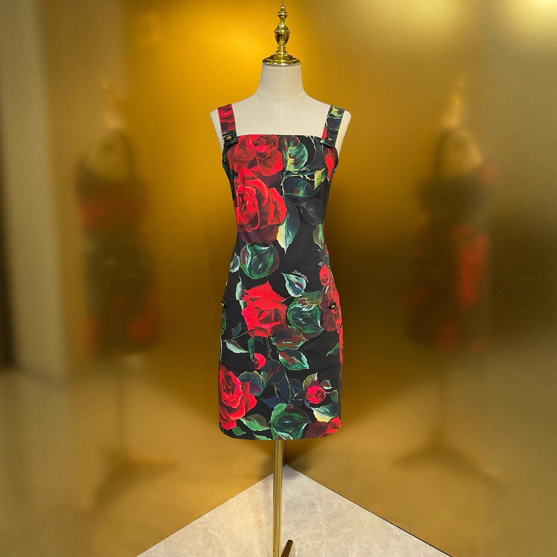 Artistic Retro Black Rose Print Washed Wrinkle Elastic Cotton Strap Dress for Women, High-Waisted Slimming Party Gown Artistic Retro Black Rose Print Washed Wrinkle Elastic Cotton Strap Dress for Women, High-Waisted Slimming Party Gown