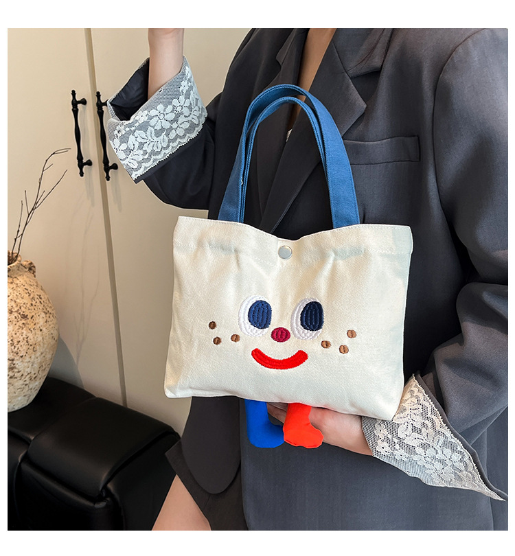 ins mini canvas bag, cute peach tote bag, Korean girl snack bento small bag canvas bag wholesale Application Scenario