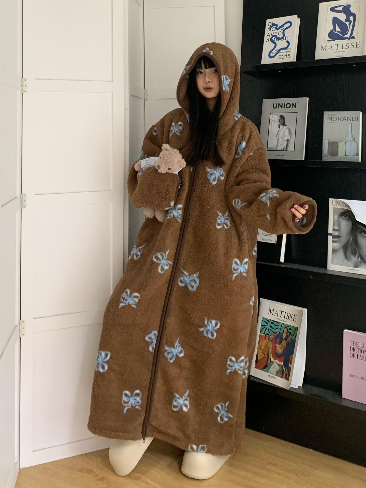 GraceChic GraceChic - Camisón de forro polar coral con estampado de mariposas y flores marrones para otoño e invierno, para mujer, con capucha y felpa, talla grande, para estar en casa_voghion.com