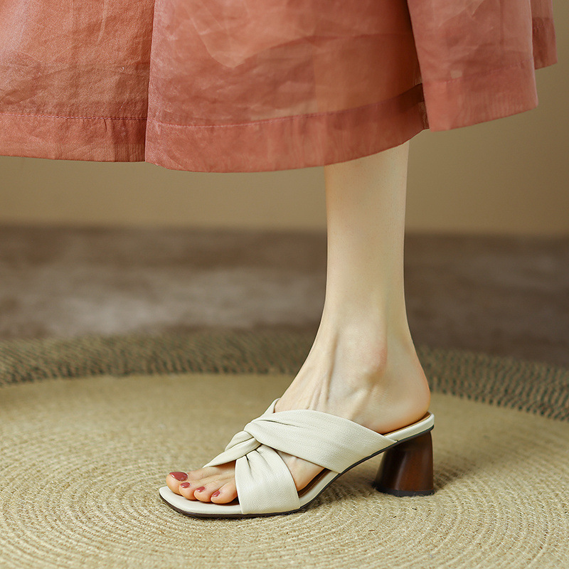 Sandal cao gót nữ hở mũi da cừu đế thô gót 7 cm — Màu đậu