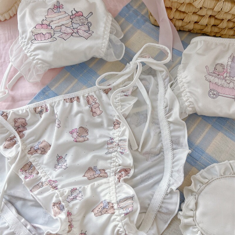 Baby Bear Moe Girl's Sweet and Beautiful Lace Strap Lace Perspective Japanese Cream Comfortable Breathable Briefs Baby Bear Moe Girl's Sweet and Beautiful Lace Strap Lace Perspective Japanese Cream Comfortable Breathable Briefs