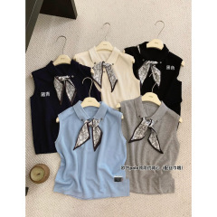 2025 新しい夏の韓国スタイルの小さなラペルボタンとシルクスカーフ薄いノースリーブセータートップ女性の Tシャツ