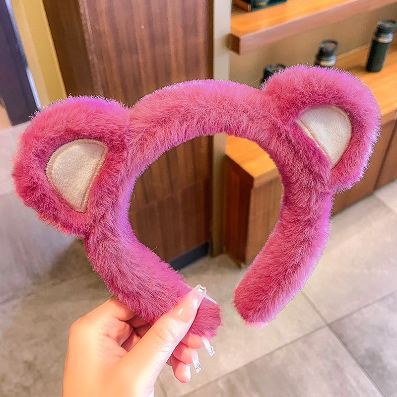 El otoño y el invierno Nueva Fresa oso diadema de felpa lavado de la cara de las mujeres Internet celebridad peludo pelo antideslizante presionando diadema horquilla tocado