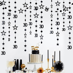 明るい面の黒い透かし彫りの星の丸い数字の誕生日は旗の誕生日のパーティーを引いて花を引きます。