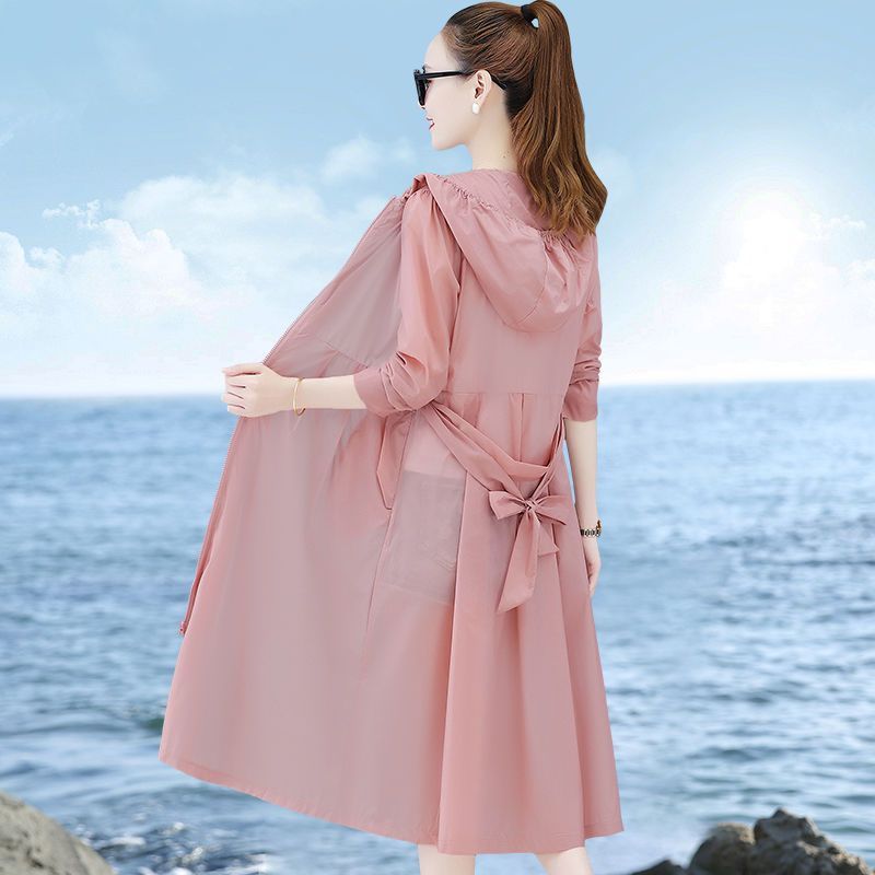 Summer 2024 New Korean Style Super Fairy Sunscreen Women's Long Fashion Ice Silk Breathable Thin Elegant Coat Women's Coat