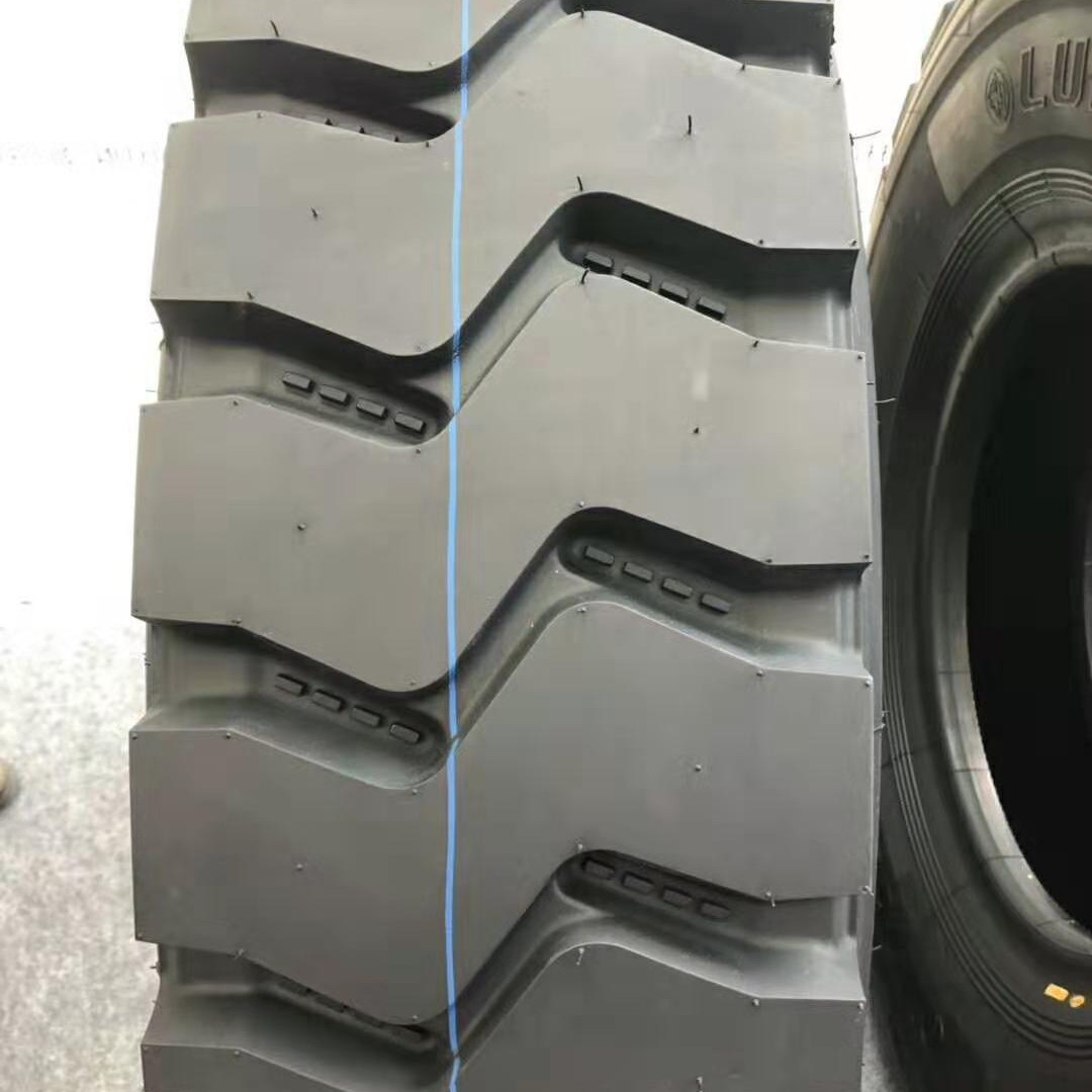 全钢子午线1100R20 CR982 朝阳国友钢丝轮胎 重载卡车工程轮胎