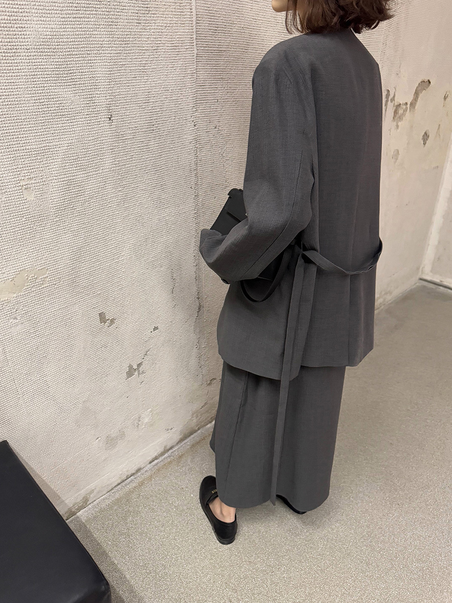 黎諾の早春の新型のスーツのコートのサスペンダーのスカートの2つのセットの女性の2025韓国版の灰色のファッションの気質のスーツ
