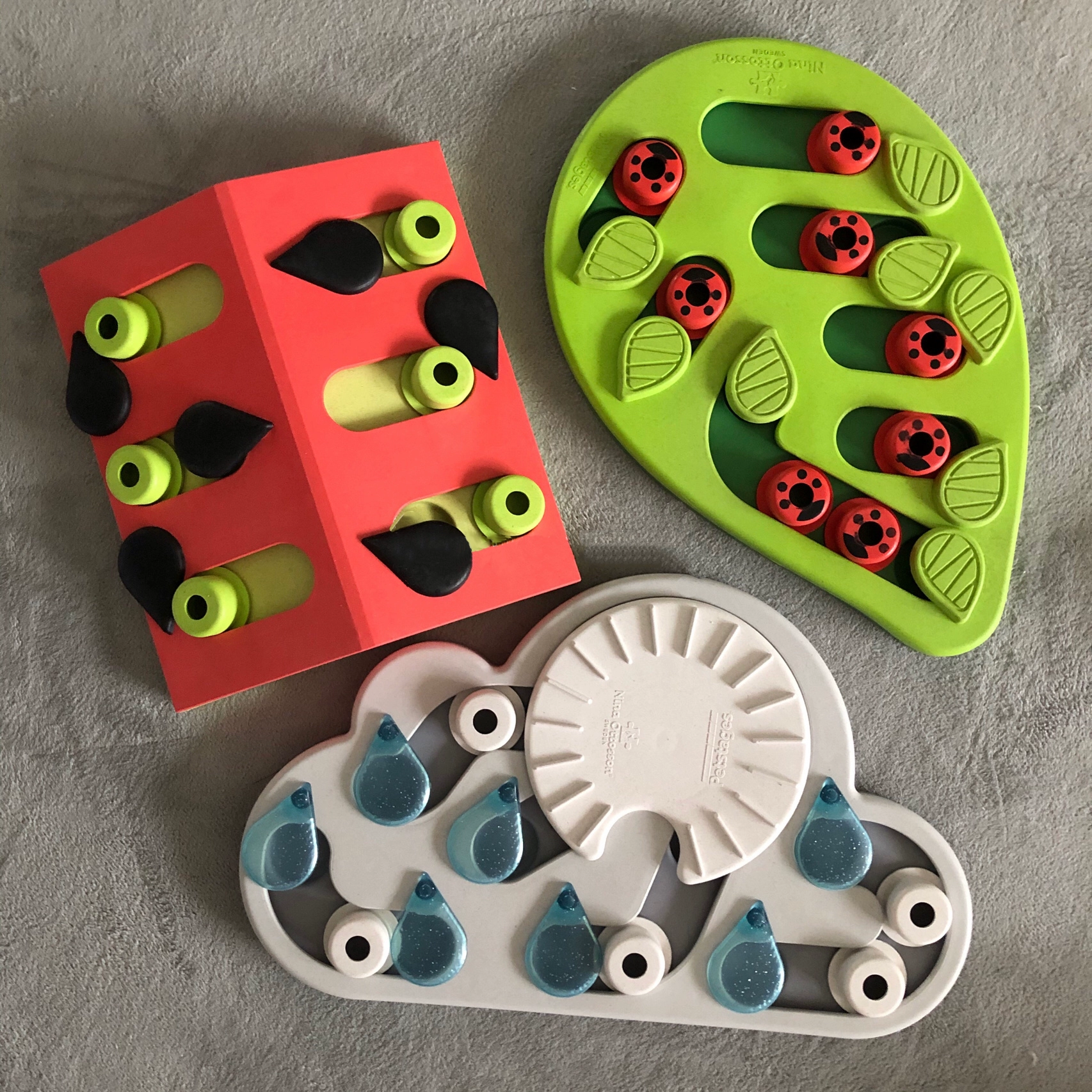 Игрушки для самостоятельного удовольствия для кошек и собак, доска для кошачьих когтей, утечка еды, поворотный стол для самостоятельного удовольствия, забавные кошки для снятия скуки, медленная еда, устойчивые к царапинам образовательные принадлежности.