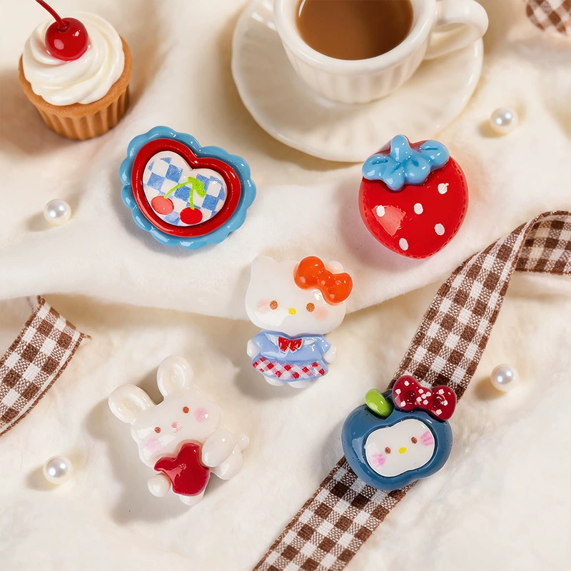 Сердечки вишни и банты из смолы для магнитов DIY
