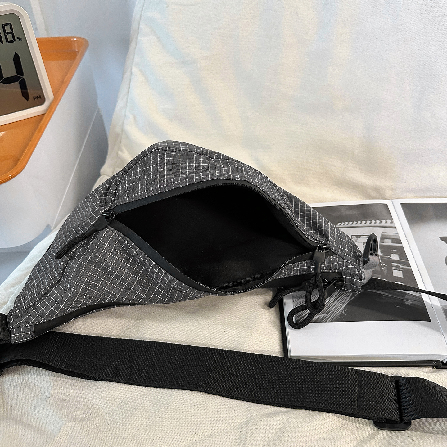 001 Cross-Border Outdoor Lightweight Chest Men 2025 Autumn Single Shoulder Crossbody Large Capacity Casual Sports Waist Bag_voghion.com