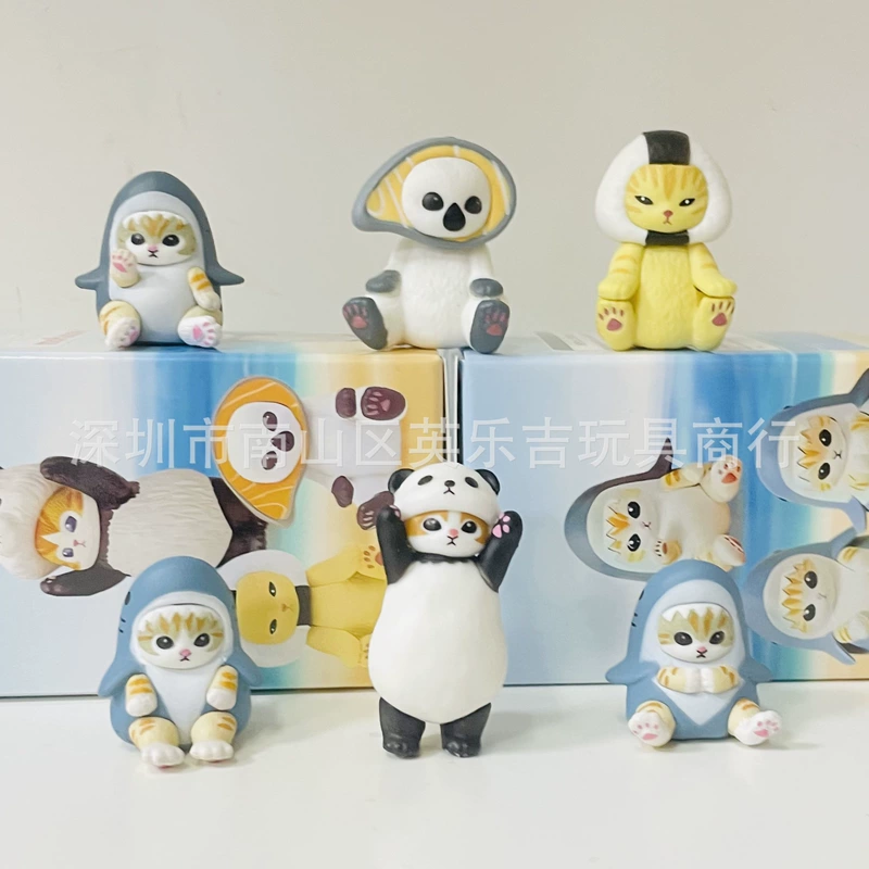 Фигурки кошек в костюмах лосося и акулы 6 шт. в коробке