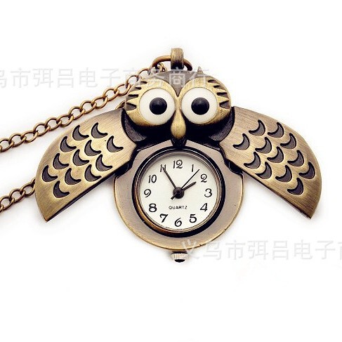 Wholesale Winged Owl Type Retro Pocket Watch for Men and Women, Student Graduates' Day Gift, Personalized Couple Quartz Watch