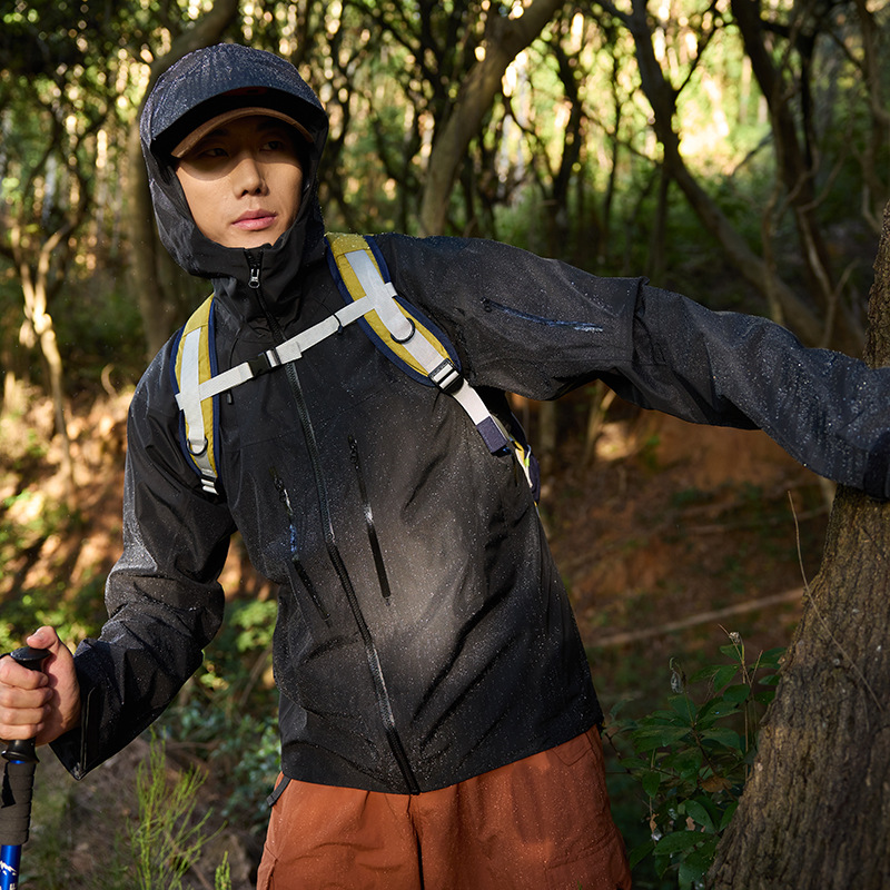 Bird Family Mismo estilo completamente sellado en caliente para hombres y mujeres ropa de montañismo al aire libre Chaqueta de plumón de tres a prueba de explosiones Chaqueta de caparazón duro con capucha