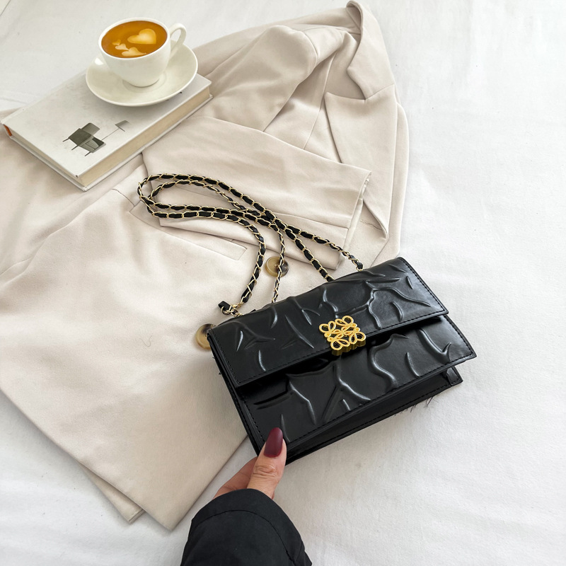 2023 verano textura pequeña bolsa cuadrada Bolsa de mensajero de hombro de cadena elegante de las mujeres de moda de este año