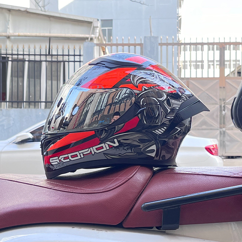 El casco completo del casco de la cola grande de la motocicleta Jiekai se puede instalar con auriculares Bluetooth