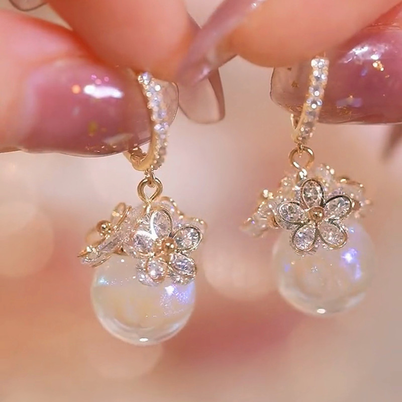 10g Weight Artificial Gemstones Inlay Material Drop Earrings Classification 1 Pair Quantity Street Occasion Metal Material Round Pattern Women'S Gender Rhinestone, Tassel, Plating Design Sweet Style 1 Pair Sweet Round Metal Rhinestone Tassel Plating Artificial Gemstones Women's Drop Earrings 4