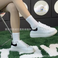 ����������Ь��β�D��β�ڰ����e�\����Ů���װ�ЬС��Ь��Ƥβ