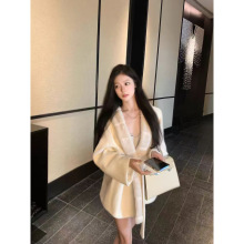 白色毛呢大衣女秋冬外套高级感2025秋冬新款小个子宽松慵懒风上衣