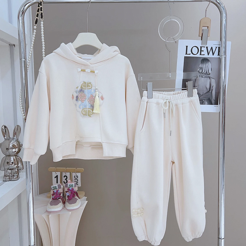 소녀의 봄과 가을 국가 스타일 세트 2024 새로운 중국 스타일 스웨트 셔츠 서양식 중대형 어린이 소녀 2 피스 트렌디 바지