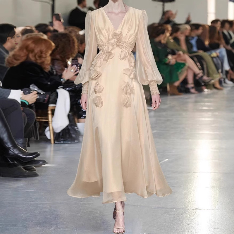 Champagne Autumn New Lantern Sleeve V-neck Backless Lace-up Three-dimensional Flower Waist Swing Design Feeling Temperament dress