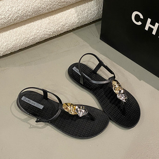 �¿�A�_��ЬŮʿ�ļ��r�оW�tƽ��¶ֺɳ���ێ��_�R��Ь�⴩���l