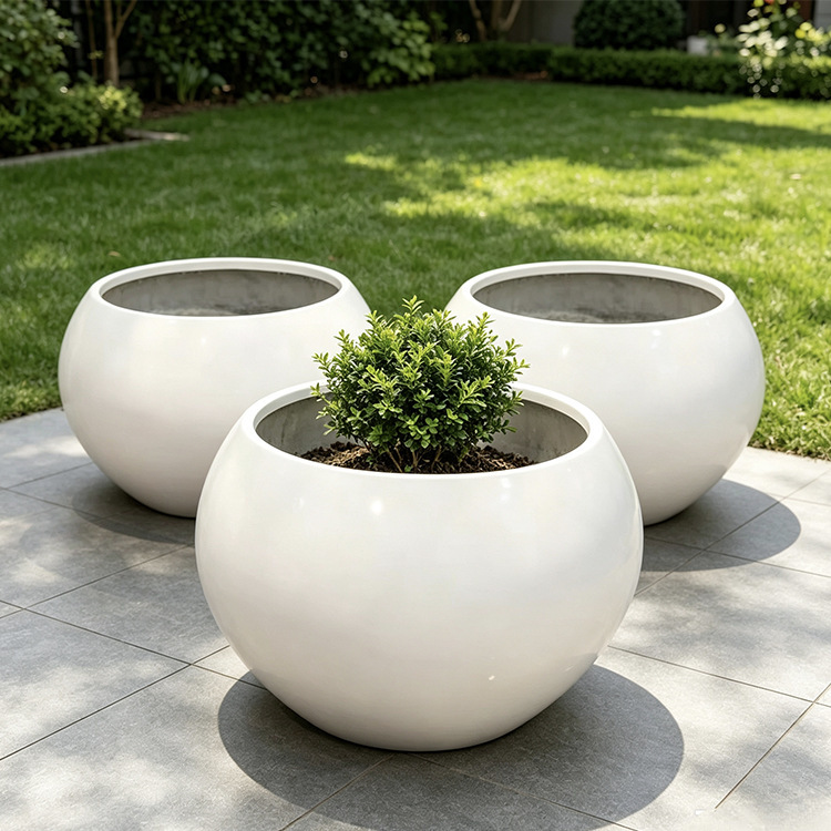 Fiberglass semicircle Ball flower pot simple shopping mall hotel Outdoor Garden Real Estate flower pot degradable suit pots Fiberglass semicircle Ball flower pot simple shopping mall hotel Outdoor Garden Real Estate flower pot degradable suit pots