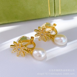 Natural Freshwater Pearl Earrings New Daisy Ear Clip without Ear Holes Women's Small and Exquisite Commuting All-match Earrings