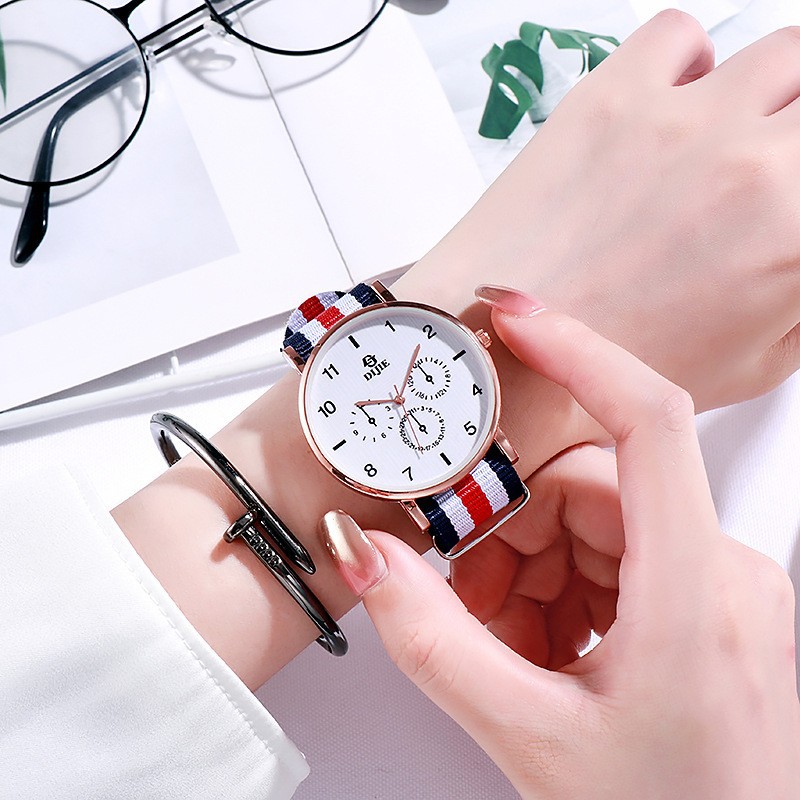 Reloj de arcoíris estilo INS – simple, casual, pequeño/fresco, versátil, estilo coreano/académico