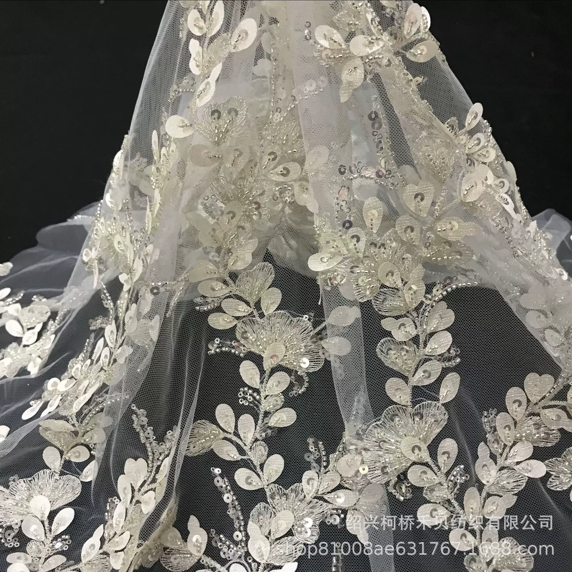 时尚珠管绣珠子绣花布 礼服连衣裙珠绣婚纱面料 亮片布珠绣网布