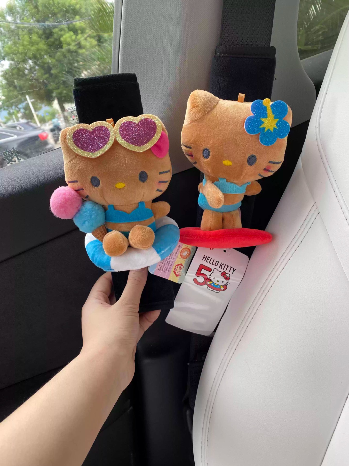 Car Seatbelt Shoulder Pads Are Comfortable and Breathable for Long-Distance Use, Providing Protection for the Shoulders and Neck, and Are an Essential Car Accessory